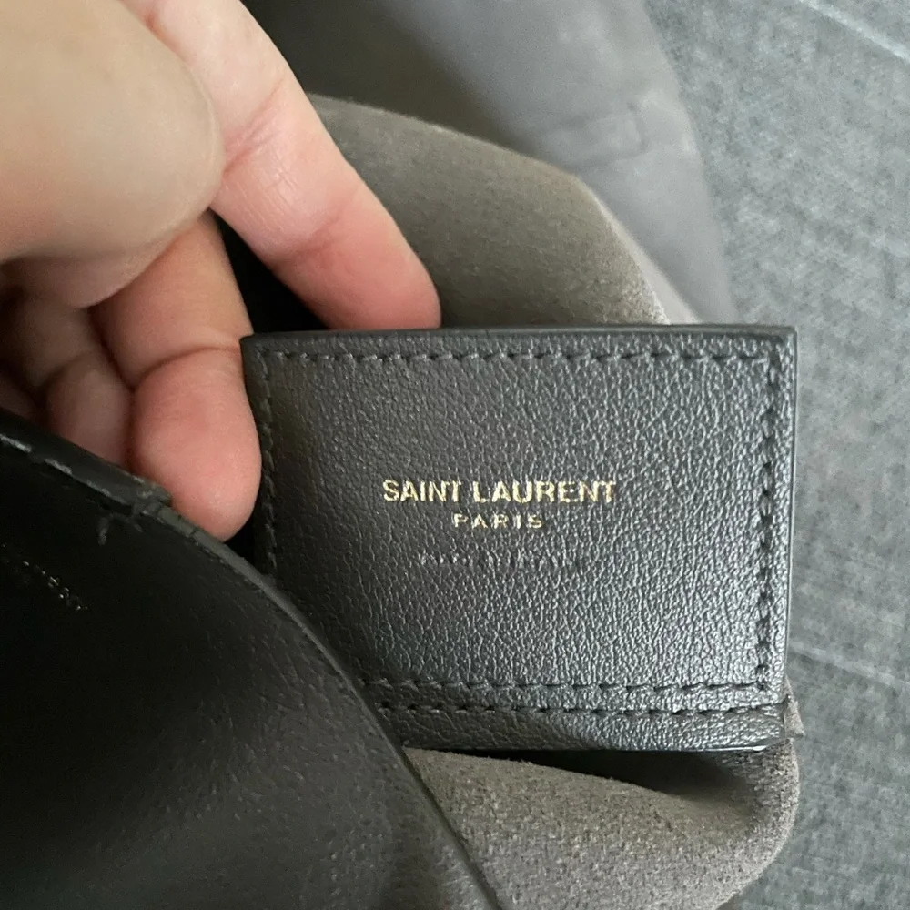 YSL Yves Saint Laurent grey tote with pouch - Picture 11 of 16